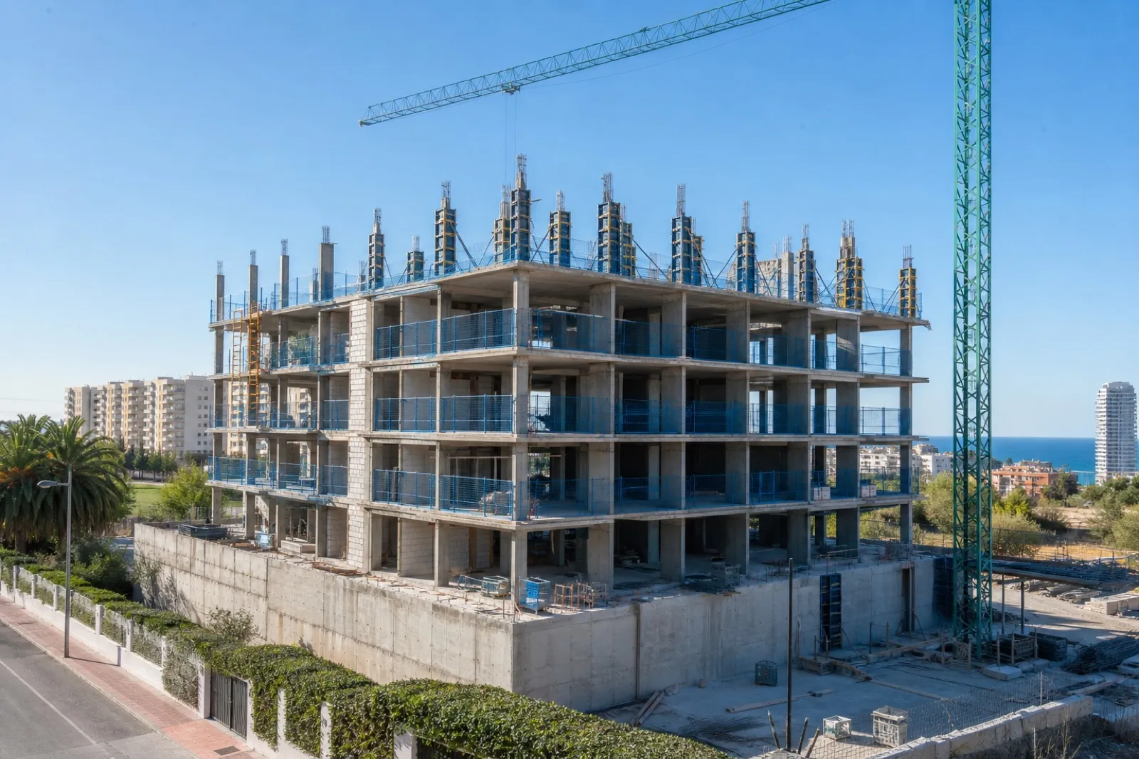 Villa en construcción con vistas panorámicas al mar en Benahavís — foto 1
