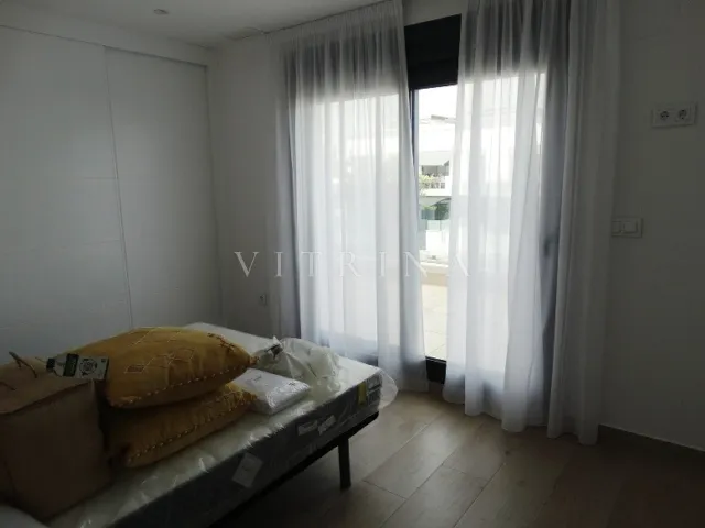 Rambla Beach Semis